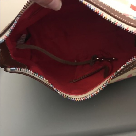 Dooney and Bourke handbag - Picture 2 of 6